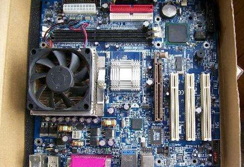 Microchip晶振提供業界功耗最低的LoRa系統微控制器